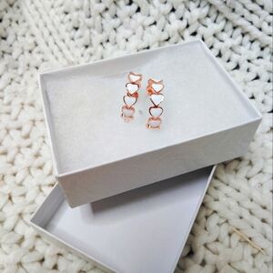2 For 25$ Elegant Heart Earrings in Rose Gold and White